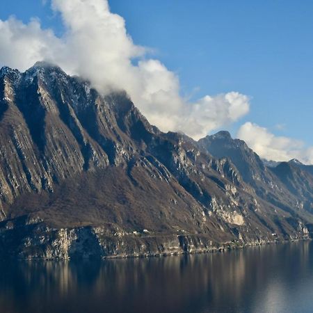 Casa Sissi Lägenhet Riva di Solto Exteriör bild