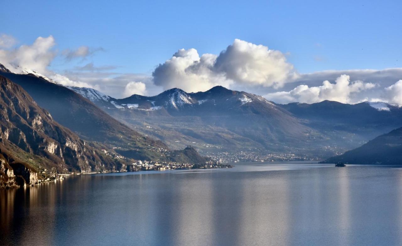 Casa Sissi Lägenhet Riva di Solto Exteriör bild