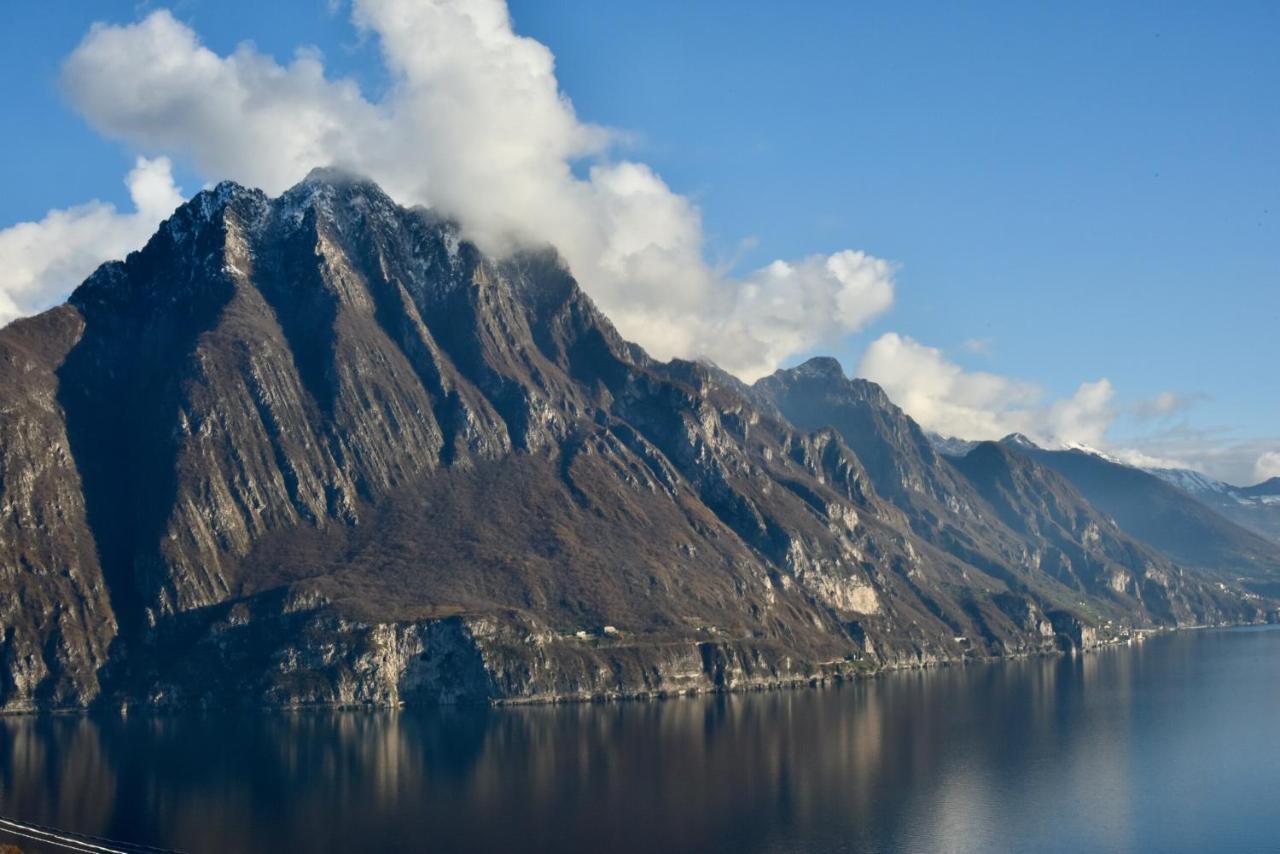 Casa Sissi Lägenhet Riva di Solto Exteriör bild